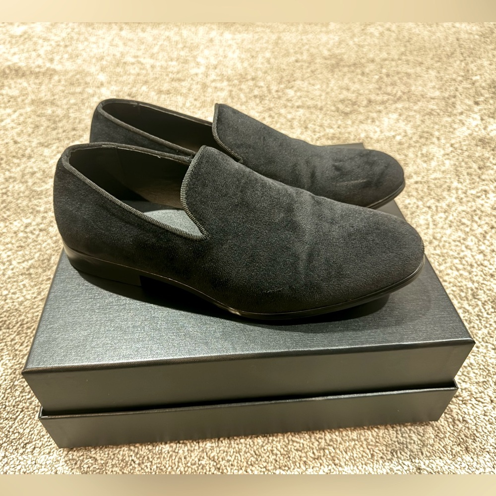 Velvet, Alfani dress shoes. Size: men’s 7.5 Condition: farely new
